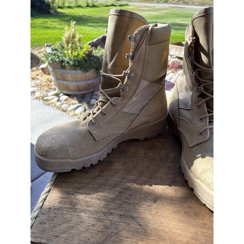 US Military Combat Boots Mens 10.5 W Desert Tan Leather Made USA Vibram 8430